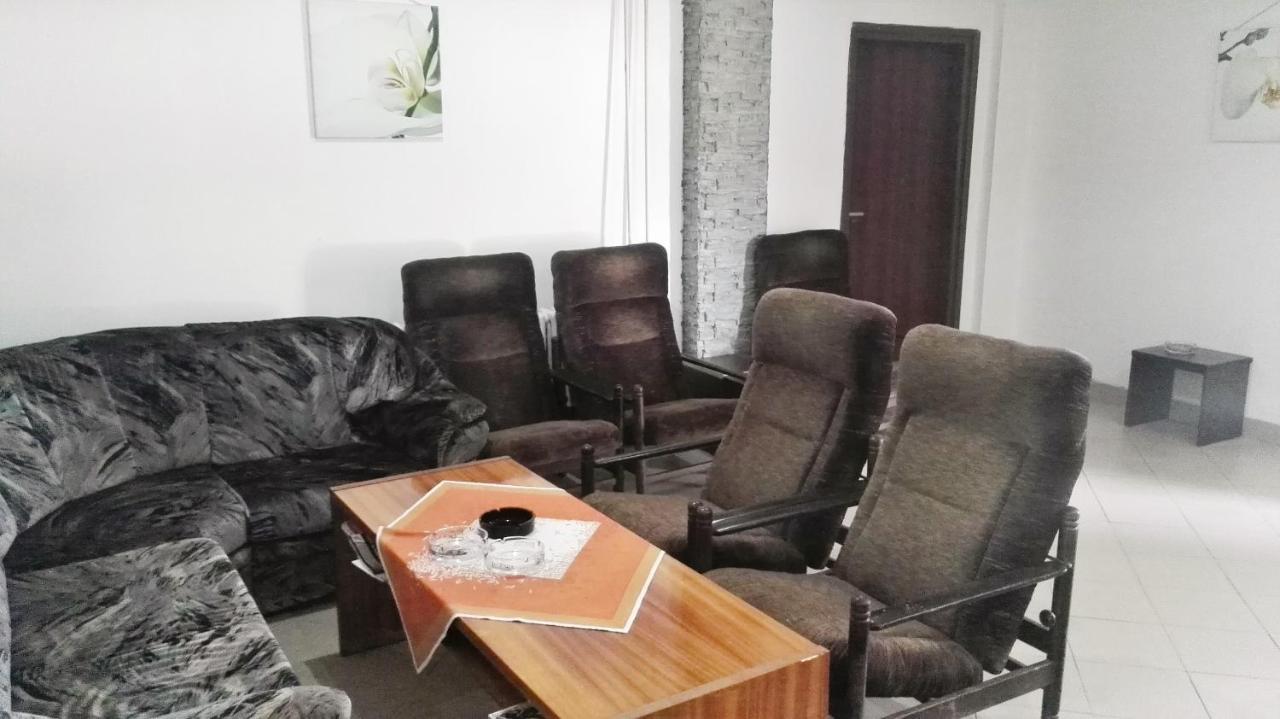 Garni Hotel Liptovsky Mikulas Bagian luar foto