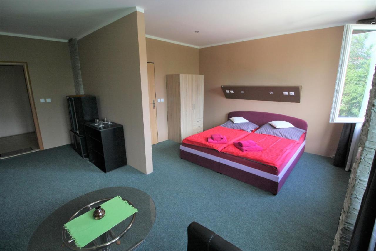 Garni Hotel Liptovsky Mikulas Bagian luar foto
