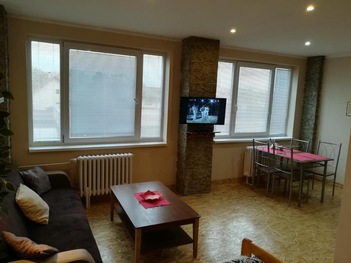 Garni Hotel Liptovsky Mikulas Bagian luar foto