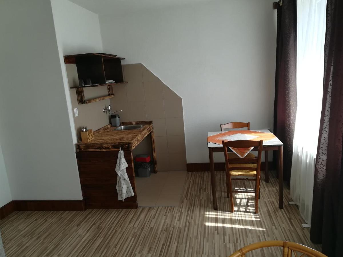 Garni Hotel Liptovsky Mikulas Bagian luar foto